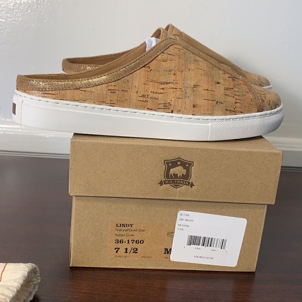 Trask Women’s lindy mule leather mule style sneaker size 7,5 new in box